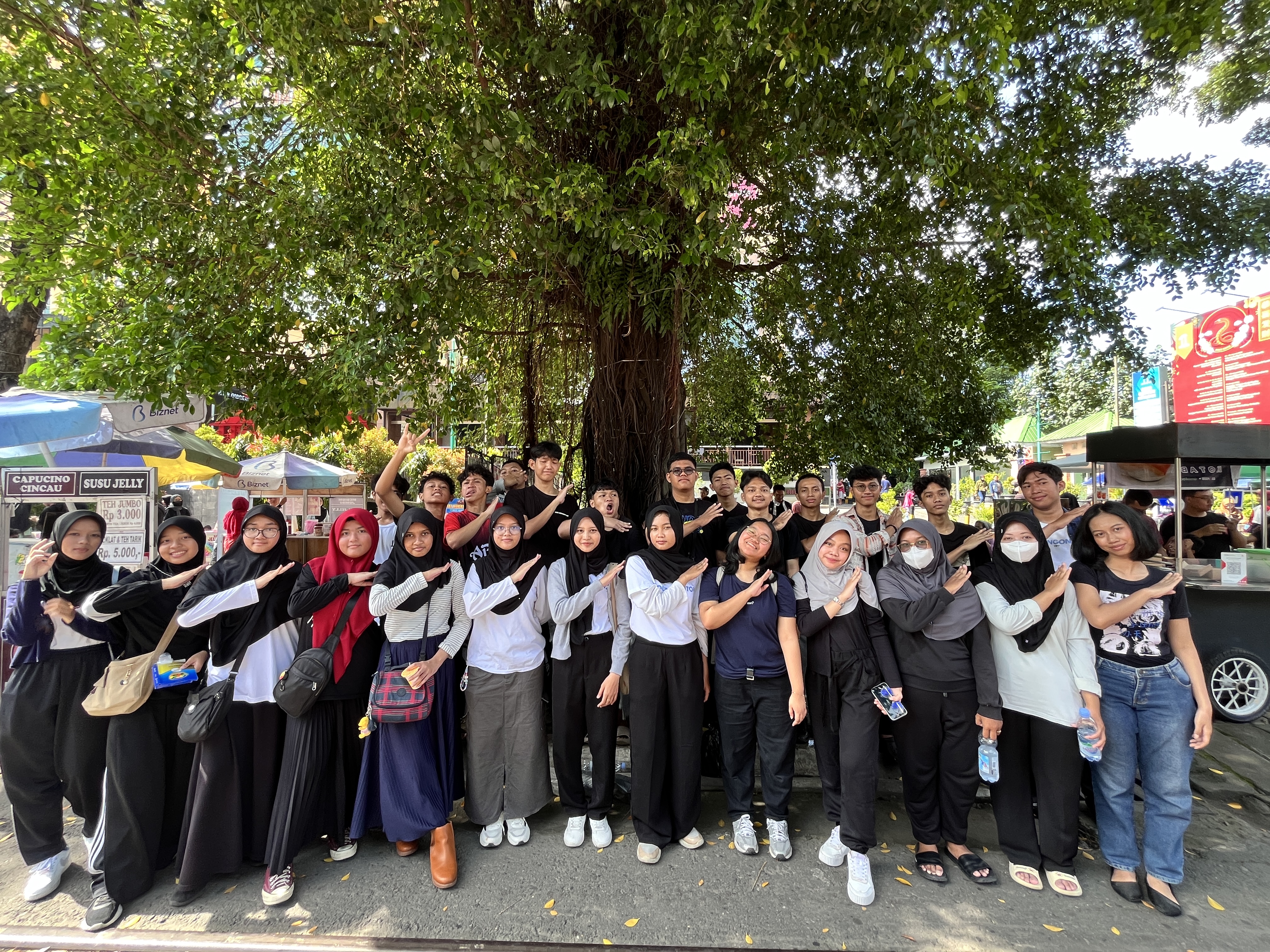 YOT Plogging Solo : Meningkatkan Kesadaran Masyarakat Akan Kebersihan Lingkungan